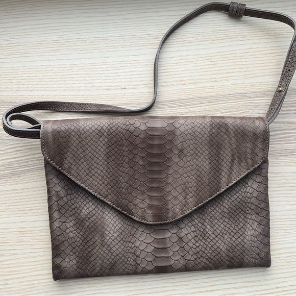 EUC Gigi New York Brown Leather Envelope Purse - Picture 1 of 6